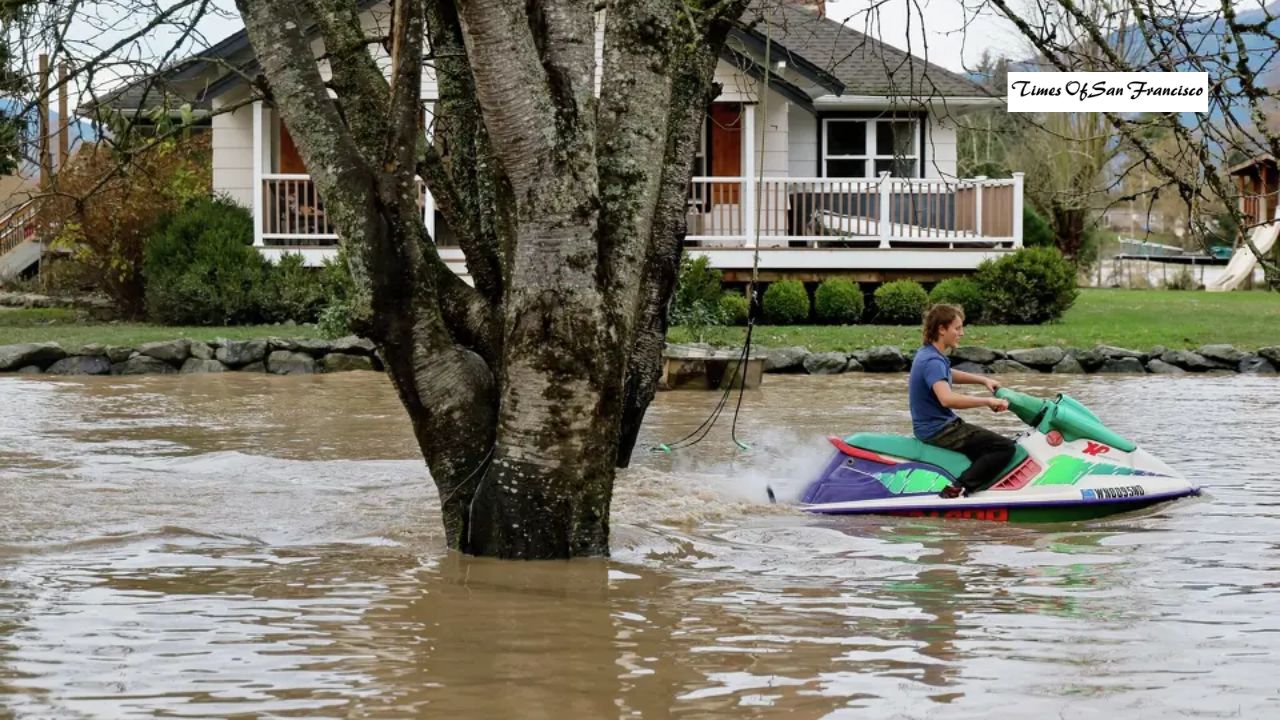 Washington State Flooding: Crews Reinforce Levee Near Seattle After Breach